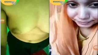 Desi Girl Shows Boobs On VC | Indian MMS