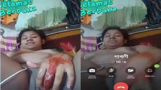 Desi Bhabhi Shows Fingering On Vc | Indian MMS