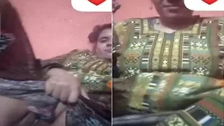 Paki Bhabhi Shows Her Pussy | Indian MMS