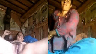 Desi Bhabhi Shows Nude Body | Indian MMS