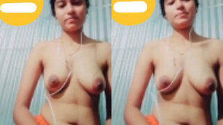 Desi Girl Shows Boobs | Indian MMS