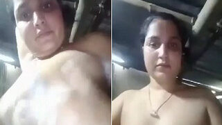 Desi Girl Shows Boobs | Indian MMS