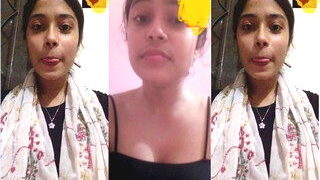 Cute Desi Girl Shows Boobs | Indian MMS