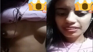 Desi Girl Shows Boobs | Indian MMS