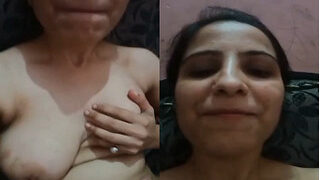 Sexy Desi Girl Pussy Licking | Indian MMS