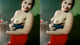 Sexy Bhabhi Shows Boobs | Indian MMS