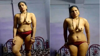 Sexy Desi Bhabhi Shows Her Nude Body | Indian MMS