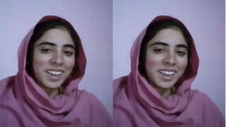 Paki Girl Shows Her Pussy | Indian MMS