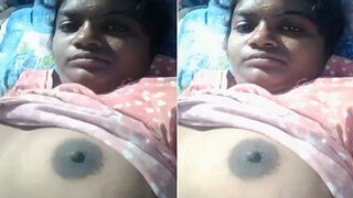 Desi Bhabhi Shows Boobs | Indian MMS