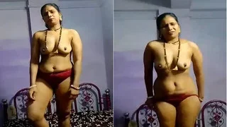 Sexy Desi Bhabhi Shows Her Nude Body | Indian MMS