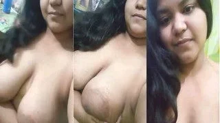 Desi Girl Shows Her Big Boobs | Indian MMS