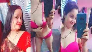 Sexy Desi Girl Shows Her Boobs | Indian MMS