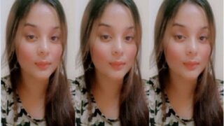 Cute Paki Girl Shows Boobs | Indian MMS