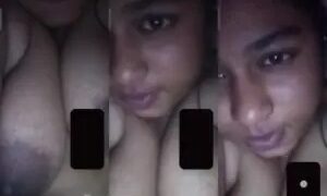 Desi BBW Bhabhi Shows Boobs | Indian MMS