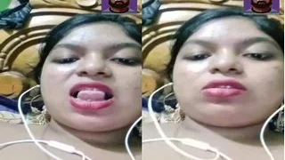 Desi Girl Shows Her Big Boobs And Masturbating | Indian MMS